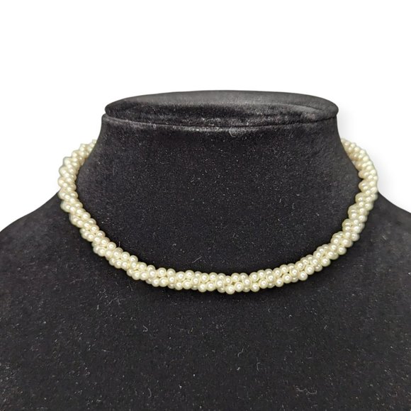 Delicate Twisted Pearl Necklace - Picture 1 of 7
